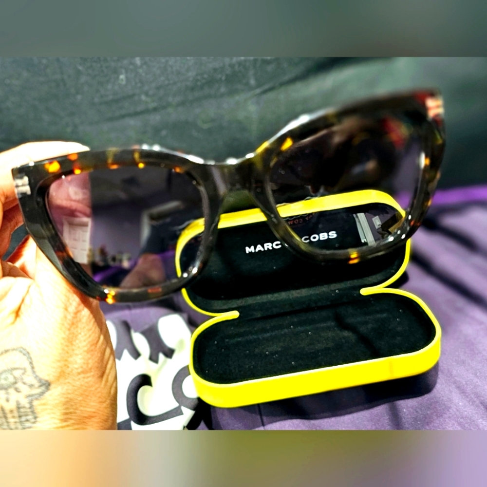 Authentic New Marc Jacobs Sunglasses - image 3